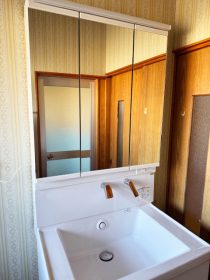 <br />
<b>Warning</b>:  Uninitialized string offset 0 in <b>/usr/home/mw2pymjgsz/www/htdocs/cms/wp-content/themes/hcs/single.php</b> on line <b>56</b><br />
